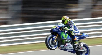 Valentino Rossi Tinggalkan Honda untuk Yamaha